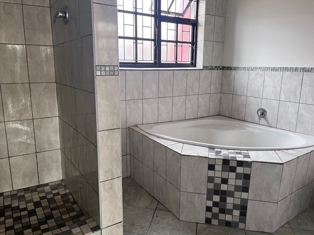 4 Bedroom Property for Sale in Southfork Western Cape